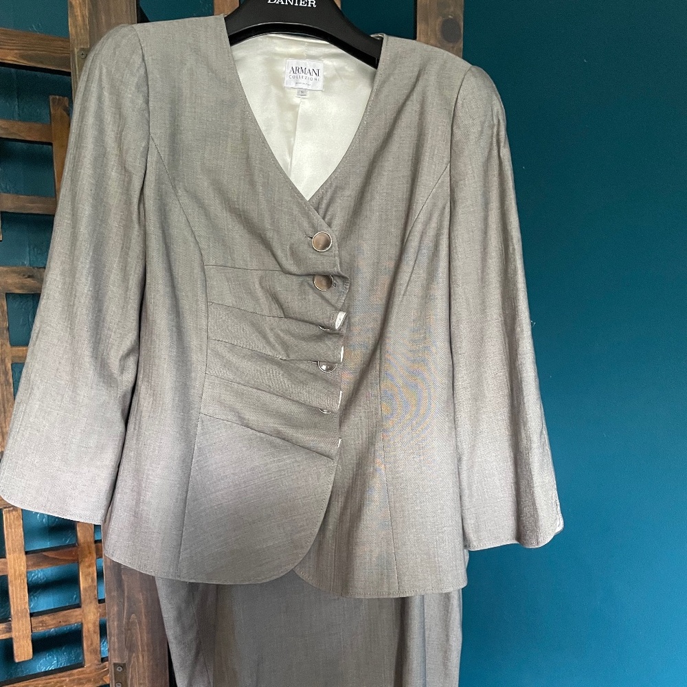 Armani Collecione light grey skirt suit (2-pc), EU 48, US 12, EUC.